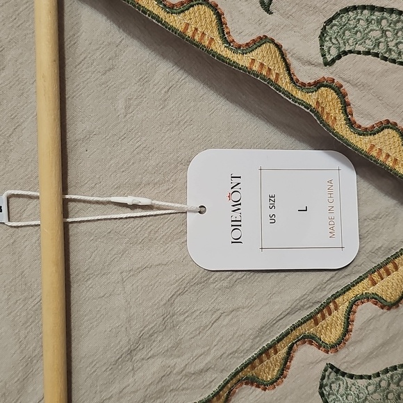 Embroidered Floral Beige Top - Picture 2 of 4